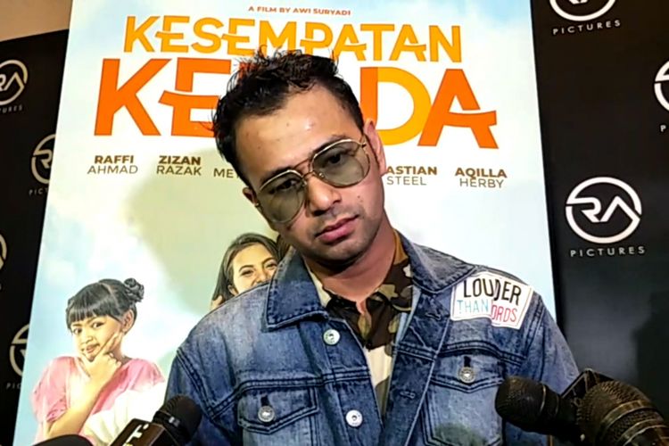 Artis peran yang juga pembawa acara Raffi Ahmad dalam jumpa pers film Kesempatan Keduda di XXI Epicentrum, Kuningan, Jakarta Selatan, Senin (8/10/2018).
