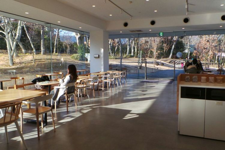 Kafetaria di Hakone Open Air Museum, Jepang. 