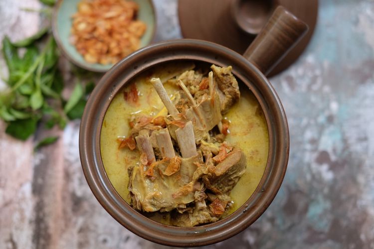 Hidangan gulai kambing di resto Mendjangan, Kemang, Jakarta.