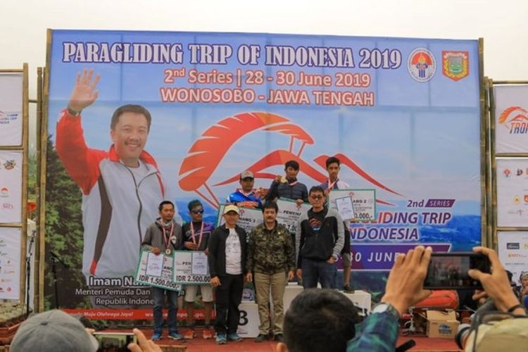 Ajang Paralayang Trip of Indonesia (TRoI) Seri II yang berlangsung di Bukit Kekep, Desa Lengkong, Kabupaten Wonosobo, Jawa Tengah, berakhir pada Minggu (30/6/2019).
