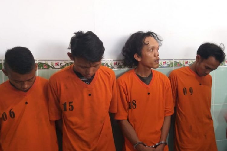 Empat pelaku pembunuhan Ina Antimurti yang ditemukan tewas dibakar ketika berada di ruang kamar jenazah Rumah Sakit (RS) Bhayangkara Palembang,Rabu (23/1/2019).