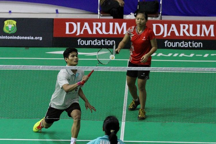 Pasangan campuran taruna berbeda klub, Ricky Ryanto/Annisa Mubarokah (ISTC Berkat Abadi Sukabumi/FIFA Badminton Club Sidoarjo)