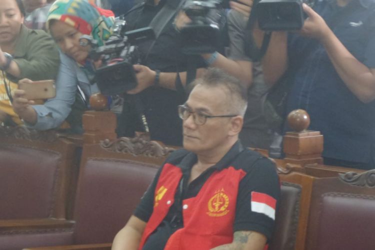 Tio Pakusadewo di Pengadilan Negeri Jakarta Selatan, Senin (30/4/2018).