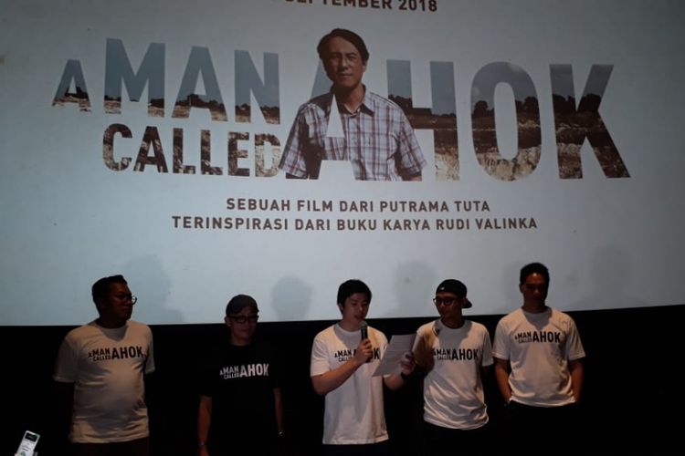Nicholas Sean saat membacakan surat dari ayahnya, Basuki Tjahaja Purnama atau Ahok dalam jumpa pers peluncuran teaser Film A Man Called Ahok di Metropolle XXI, Jakarta Pusat, Rabu (6/9/2018).