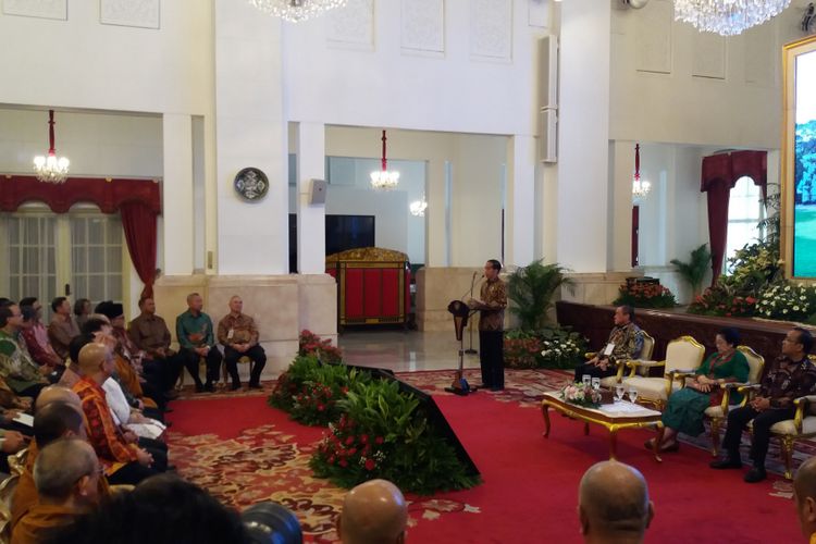 Presiden Joko Widodo membuka Musyawarah Nasional Permabudhi 2018 di Istana Negara, Jakarta, Selasa (18/9/2018) pagi