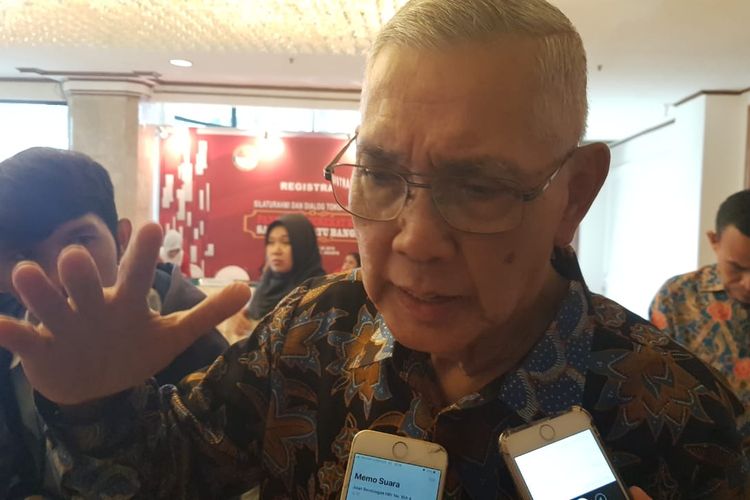 Try Sutrisno usai menghadiri dialog kebangsaan bertajuk Pancasila Perekat Kita, Satu Nusa Satu Bangsa di kawasan Sudirman, Jakarta Pusat, Senin (12/8/2019).