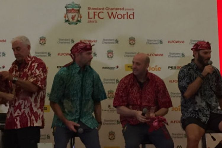 Para legenda Liverpool (ki-ka): Roy Evans, Jason McAteer, GGary McAllister, Patrik Berger, saat hadir di LFC World di Mal Taman Anggrek, Jakarta, Kamis (8/3/2018).