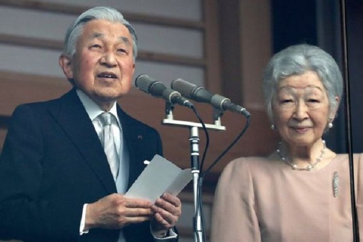 Kaisar Jepang Akihito didampingi permaisurinya Michiko ketika memberikan pidato perayaan ulang tahunnya yang ke-85 pada Minggu (23/12/2018). Pidato tersebut merupakan pidato terakhirnya sebelum turun takhta April mendatang.