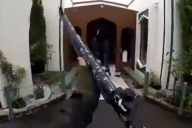 Rekaman itu diduga disiarkan langsung oleh pelaku penembakan di masjid Al Noor, Christchurch, Selandia Baru, Jumat (15/3/2019). (Newshub)