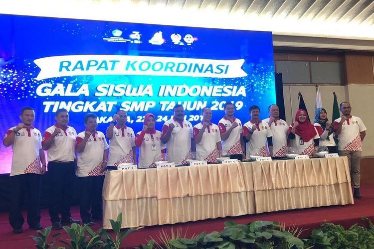  Kementerian Pendidikan dan Kebudayaan (Kemendikbud) bekerja sama dengan Komite Olahraga Nasional Indonesia (KONI), dan Persatuan Sepak Bola Seluruh Indonesia (PSSI) kembali menyelenggarakan Gala Siswa Indonesia (GSI) tingkat SMP 2019.