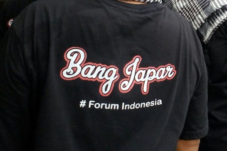 Anggota Ormas Bang Japar di acaradi acara apel akbar sekaligus pelantikan pengurus Ormas Bang Japar se-DKI, di Universitas Trilogi, Pancoran, Jakarta Selatan, Minggu (13/8/2017).