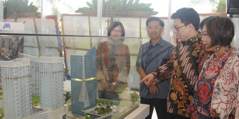 Apartemen Mega Residence dikembangkan di dalam superblok MegaCity Bekasi. Ini merupakan superblok pertama yang dilewati setelah keluar pintu tol Bekasi Barat.