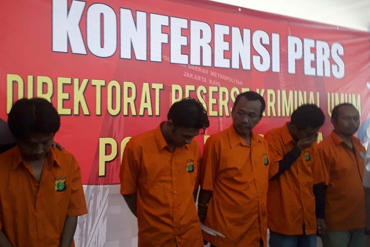 Polisi tetapkan lima tersangka terkait peristiwa pembajakan truk tangki milik PT Pertamina (Persero) yang dilakukan sejumlah orang pada Senin (19/3/2019) kemarin.