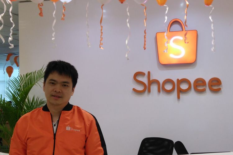 Chief Executive Officer (CEO) Shopee Chris Feng saat berbincang dengan Kompas.com di Kantor Shopee, Wisma 77, Jakarta, Rabu (27/9/2017).