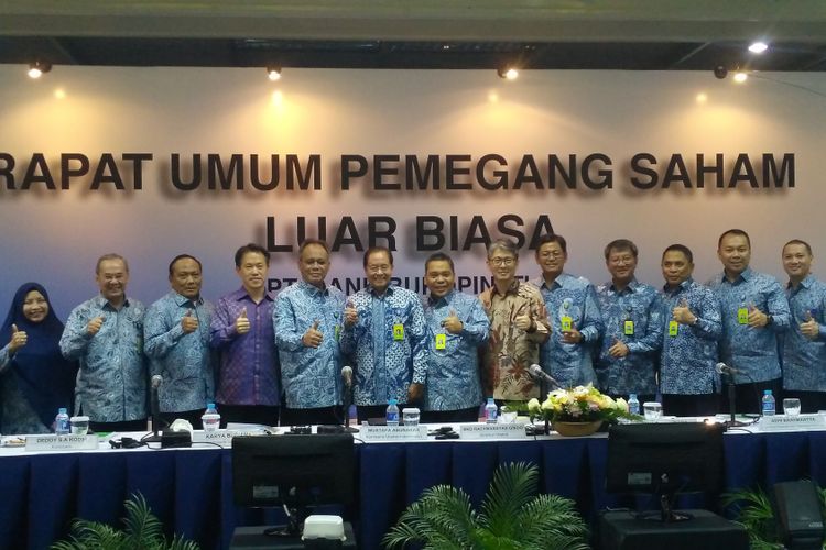 Jajaran komisaris dan direksi Bank Bukopin usai menggelar Rapat Umum Pemegang Saham Luar Biasa di kantor pusat Bank Bukopin, Jakarta, Senin (29/10/2018).