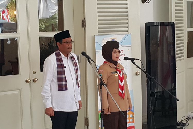 Gubernur DKI Jakarta Djarot Saiful Hidayat dan Ketua Kwartir Daerah (Kwarda) Pramuka DKI Jakarta di Balai Kota DKI Jakarta, Kamis (10/8/2017).