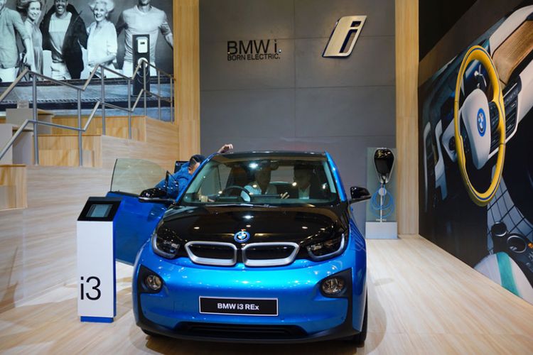 BMW i3 mejeng di GIIAS 2017
