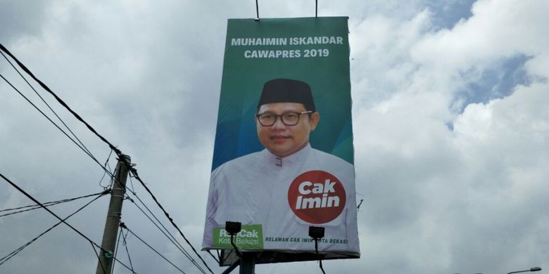 Reklame Muhaimin Iskandar Cawapres 2019 di Jl. Cut Mutia, Kota Bekasi. Foto diambil pada Selasa (27/2/2018).