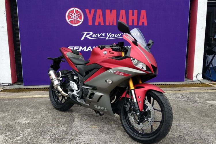 Yamaha perlihatkan unit R25 dengan beragam pilihan aksesori yang dapat dipilih konsumennya