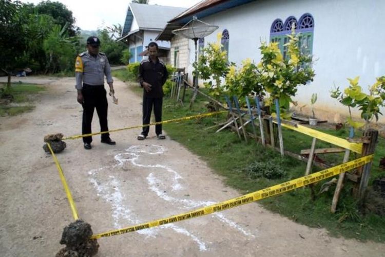 Seorang anggota polisi yang bertugas di Polsek Sampobalo, Brigadir Sanusi tewas setelah terkena peluruh nyasar dari senjata Kapolseknya sendiri, Selasa (31/7/2018).