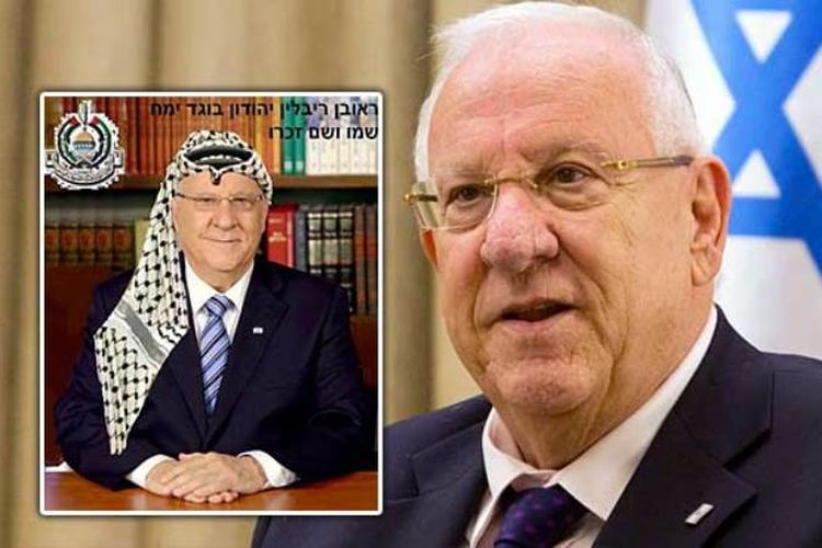 Gambar Presiden Israel, Reuven Rivlin, yang kontroversial karena mengenakan penutup kepala Palestina