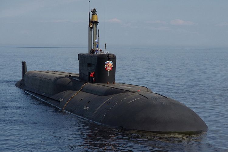 Kapal selam kelas Borei bertenaga nuklir dengan rudal balistik yang dikembangkan Rusia.