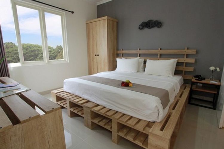 Kamar di Woddy House dari R Hotel Rancamaya.