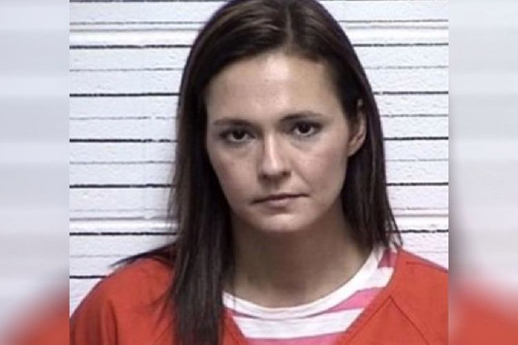 Amanda Lenea Pardue, guru pengganti di Negara Bagian Georgia, Amerika Serikat, yang ditangkap setelah dituding mengirim foto bugil ke murid-muridnya.