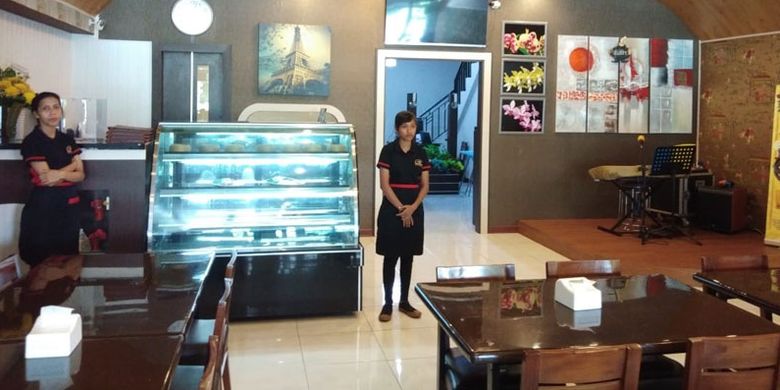 Waroenk Resto and Cafe kembali membuka cabang di Jalan Veteran 18, samping Lippo Plaza, depan Hotel Pelang Fatululi, Kupang, NTT.