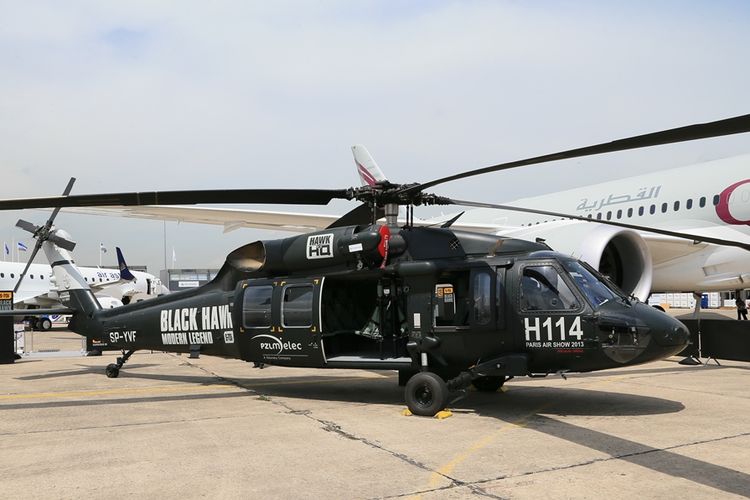 Helikopter S-70 Black Hawk buatan pabrikan AS, Sikorsky Aircraft.