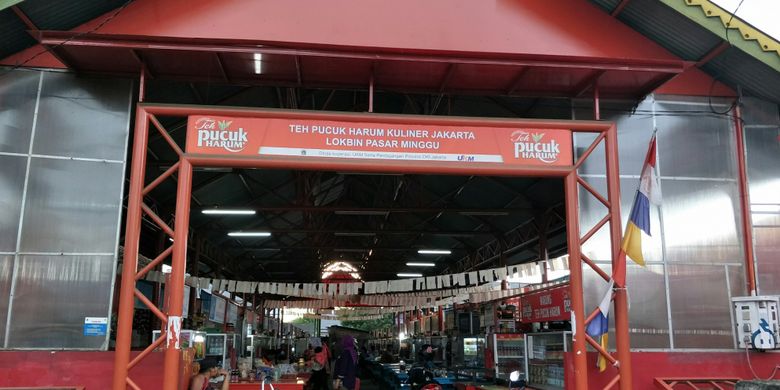 Lokasi binaan Pasar Minggu, Jakarta Selatan, tampak sepi, Selasa (20/3/2018). Hanya ada para pedagang yang menunggu pembeli datang.