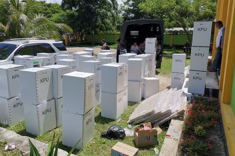 Logistik pemilu di Kepulauan Tanimbar, Maluku belum siap digunakan pemilih.