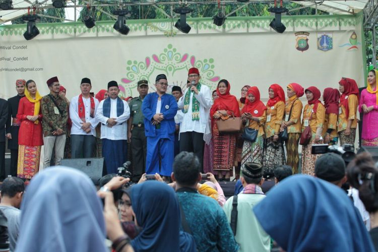 Wakil gubernur terpilih DKI Jakarta Sandiaga Uno menghadiri pembukaan Festival Condet, Sabtu (29/7/2017). 