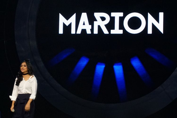 Kontestan Marion Jola tampil di panggung Indonesian Idol 2018 atau Season 9, yang digelar di Studio 11, MNC Studios, Kebon Jeruk, Jakarta Barat, Senin (22/1/2018).