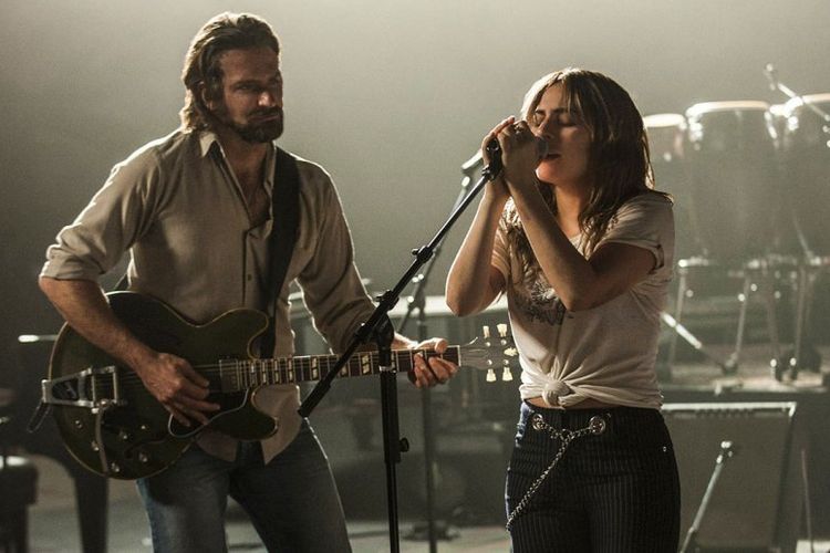 Salah satu adegan Bradley Cooper dan Lady Gaga dalam film A Star Is Born.