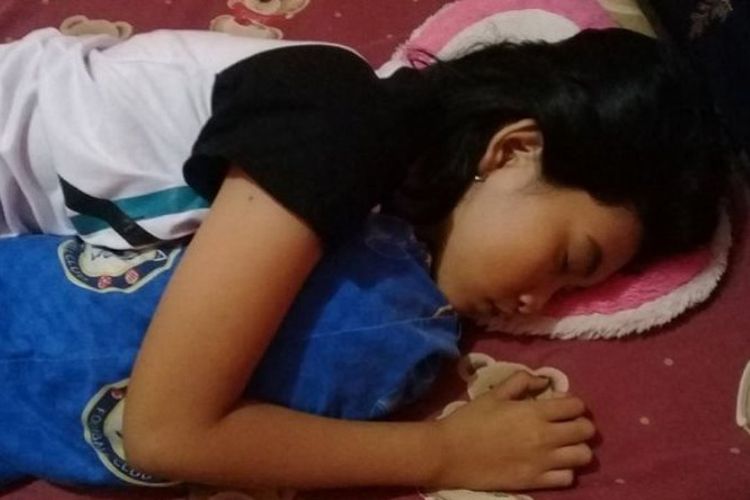 Siti Raisa Miranda (13) atau Echa saat tertidur nnonstop selama 13 hari. 