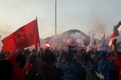 Api Suar Tutup Peringa tan May Day di Monas