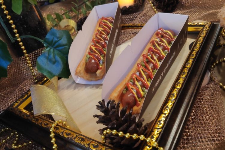 Hot dog churros dari Street Churros.