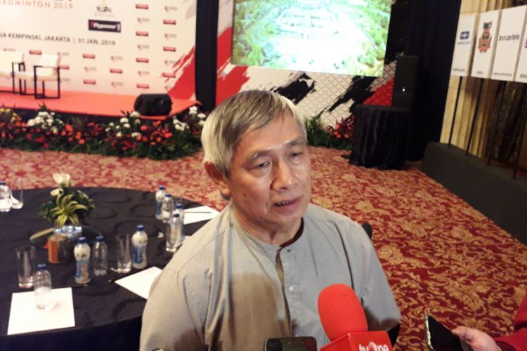 Legenda bulu tangkis Indonesia Christian Hadinata saat menghadiri konferensi pers Djarum Superliga Badminton di Jakarta, Kamis (31/1/2019).