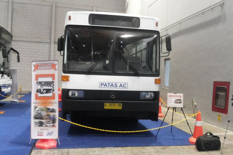 Mercedes Benz OH 408 Volgren, salah satu bus milik PPD yang ikut dipamerkan dalam pameran Indonesia Classic N Unique Bus (Incubus) 2018 di Hall B Jakarta International Expo, Kemayoran, Jakarta Pusat pada 22-24 Maret 2018.