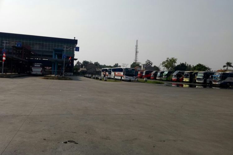 Suasana Terminal Pondok Cabe di Jalan Kemiri, Pondok Cabe Udik, Pamulang, Tangerang Selatan, Selasa (27/8/2019). 