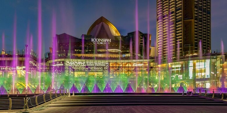 Air mancur menari di ICONSIAM, Bangkok. 