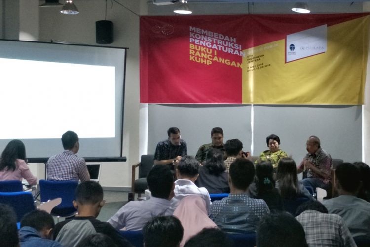 Diskusi bertajuk Membedah Konstruksi Pengaturan Buku I Rancangan KUHP di Kampus Sekolah Tinggi Hukum (STH) Indonesia Jentera, Kuningan, Jakarta Selatan, Senin (7/5/2018).