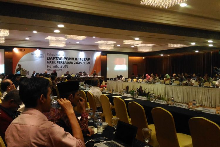KPU mengadakan rapat pleno terbuka mengenai DPTHP di Hotel Borobudur, Jakarta, Kamis (15/11/20!8).