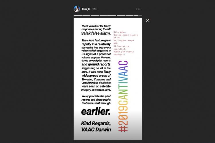Unggahan Instagram Story seorang penerbang tentang adanya perubahan penerbangan akibat info Gunung Salak meletus.