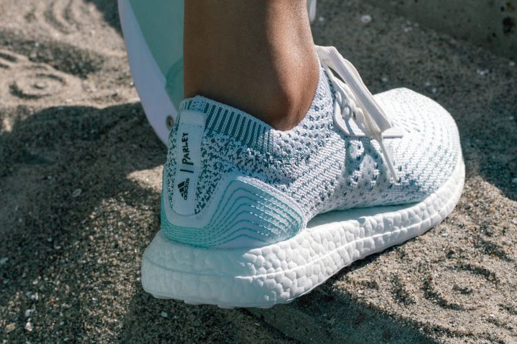 Koleksi terbaru Parley x Adidas Ultra Boost