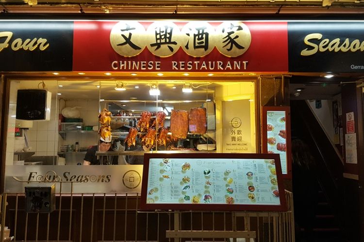 Four Seasons, restoran Chinese food yang tersohor dengan kelezatan bebek pekingnya di London, Inggris. Walau restorannya kerap penuh dan tempatnya sempit, namun para turis, terutama yang berasal dari Asia, selalu menyempatkan diri datang ke sini untuk membuktikan cerita mengenai kelezatan bebek pekingnya.