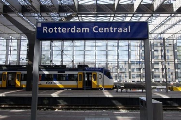 Stasiun kereta api Rotterdam Centraal.