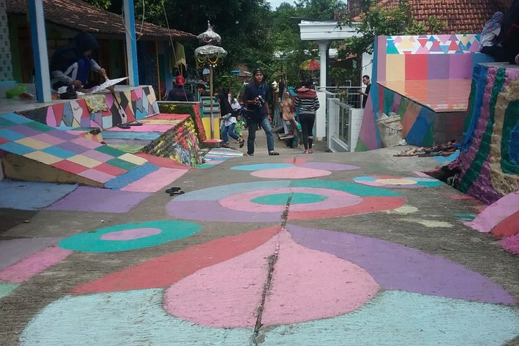 Kampung Ragam Warna desa Kutoharjo Kaliwungu Kendal. Kompas.Com/Slamet Priyatin