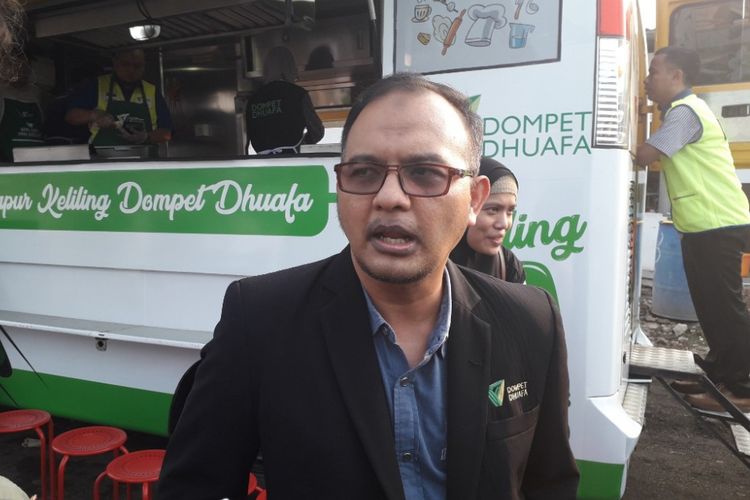 Direktur Utama Dompet Dhuafa drg Imam Rulyawan memberi keterangan kepada media di Kampung Akuarium, Jakarta Utara, Rabu (30/5/2018).